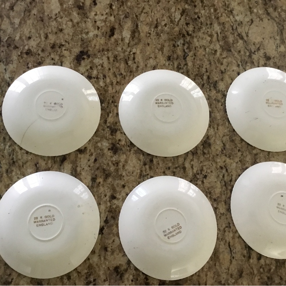 Vintage 22 Kt. Gold Roses plates almost 6 in. Width, set of 8 - Picture 12 of 15